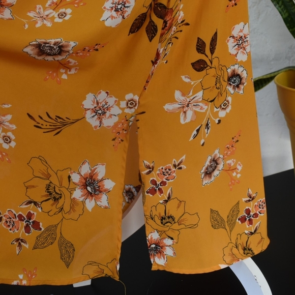 Yellow Floral Scrunch Front Dress - Picture 5 of 10